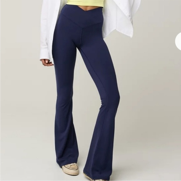 NWT Offline by Aerie Hi-Rise Super Flare Leggings(size Large) - Picture 1 of 3